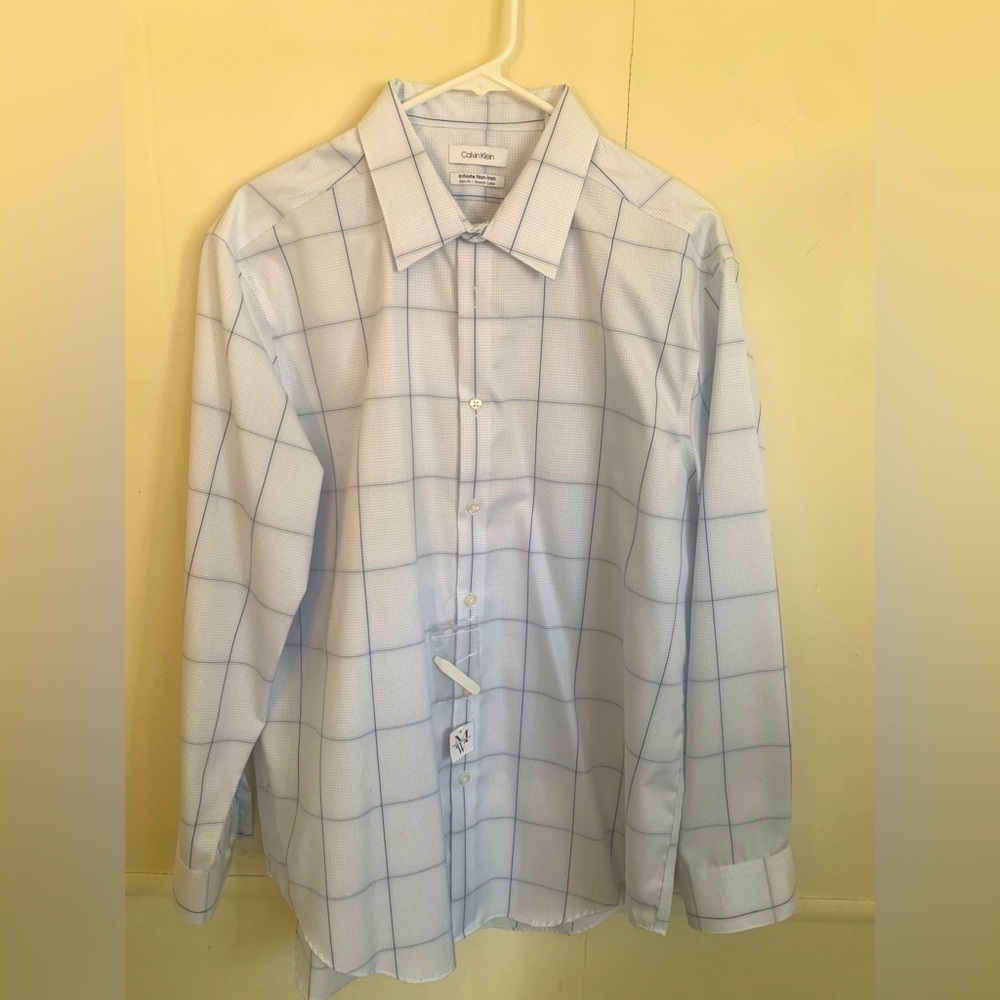 NWT - Calvin Klein Infinite Non-Iron - Slim Fit - XL - 17 32/33